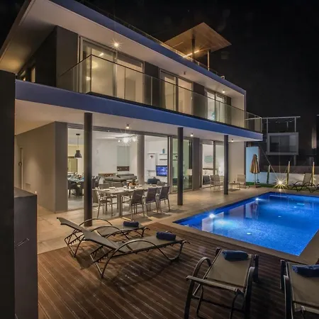 Oli Vine Вилла Протарас