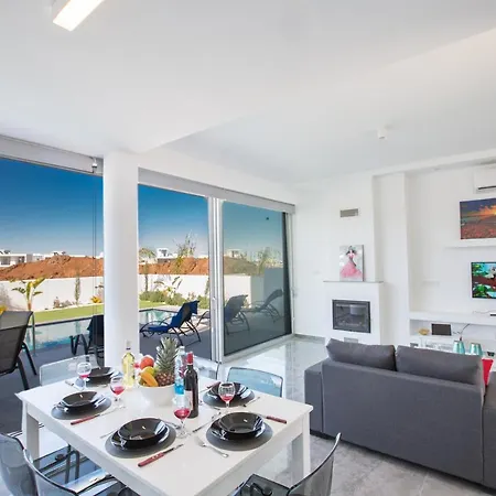 Вилла Oli Vine *