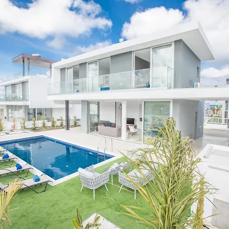 Oli Vine Вилла Протарас