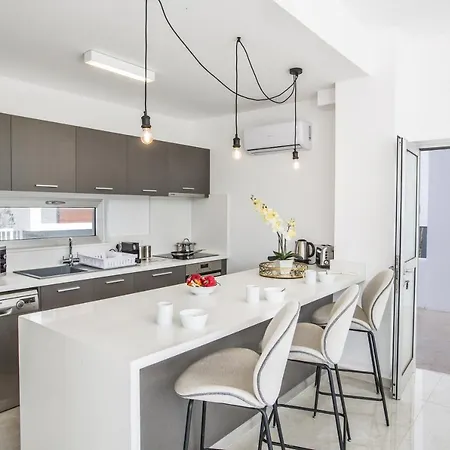 Oli Vine Протарас