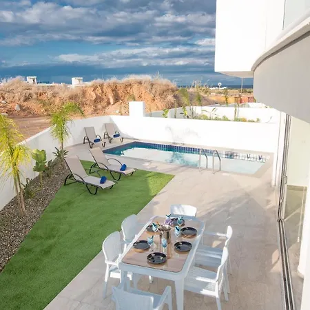 ヴィラ Oli Vine *