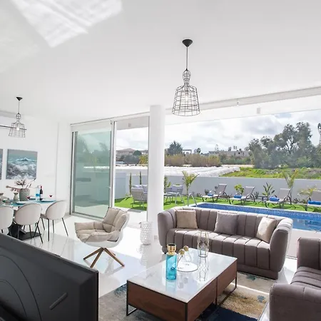 Oli Vine ヴィラ プロタラス