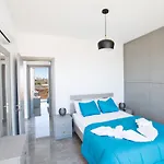 Oli Vine Villa